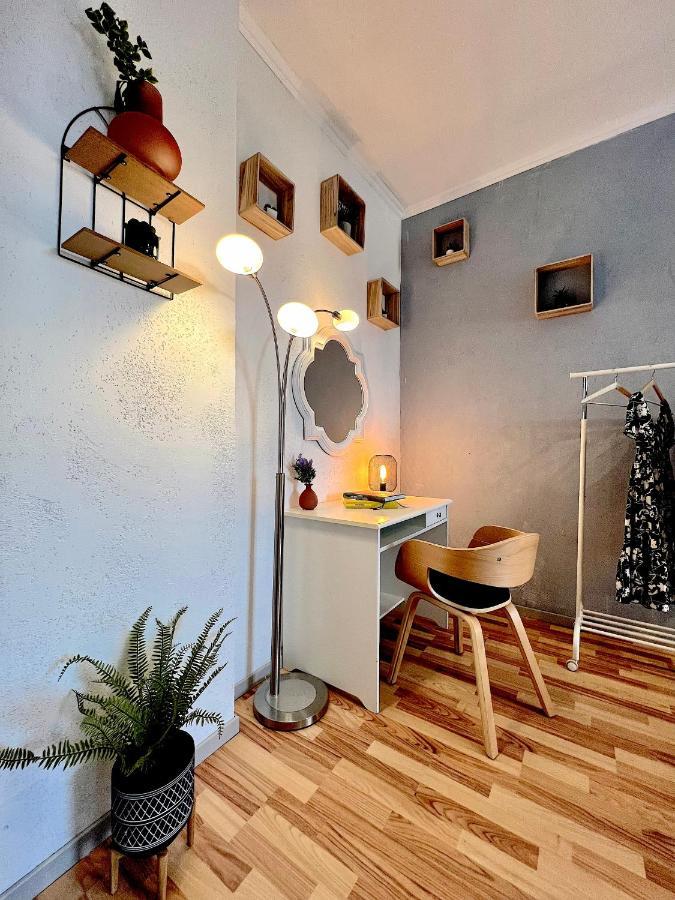 Elbling Apartment Mit Terrasse - Netflix - Parkplatz - Weinbergblick Meissen Luaran gambar