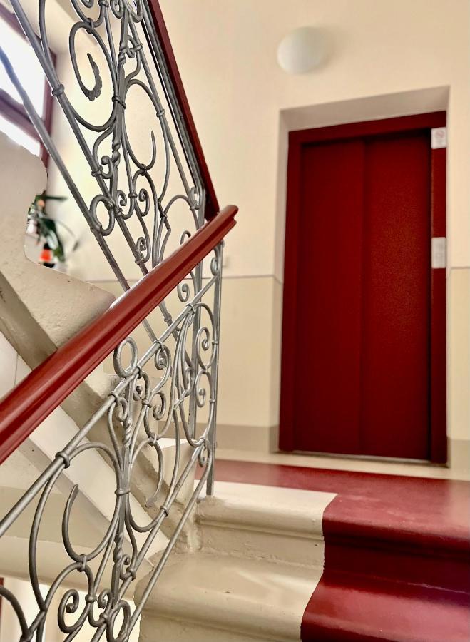 Elbling Apartment Mit Terrasse - Netflix - Parkplatz - Weinbergblick Meissen Luaran gambar