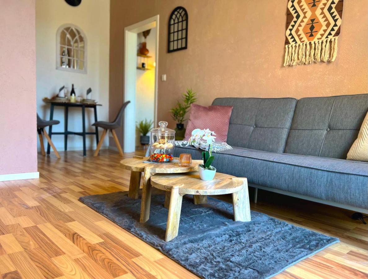 Elbling Apartment Mit Terrasse - Netflix - Parkplatz - Weinbergblick Meissen Luaran gambar