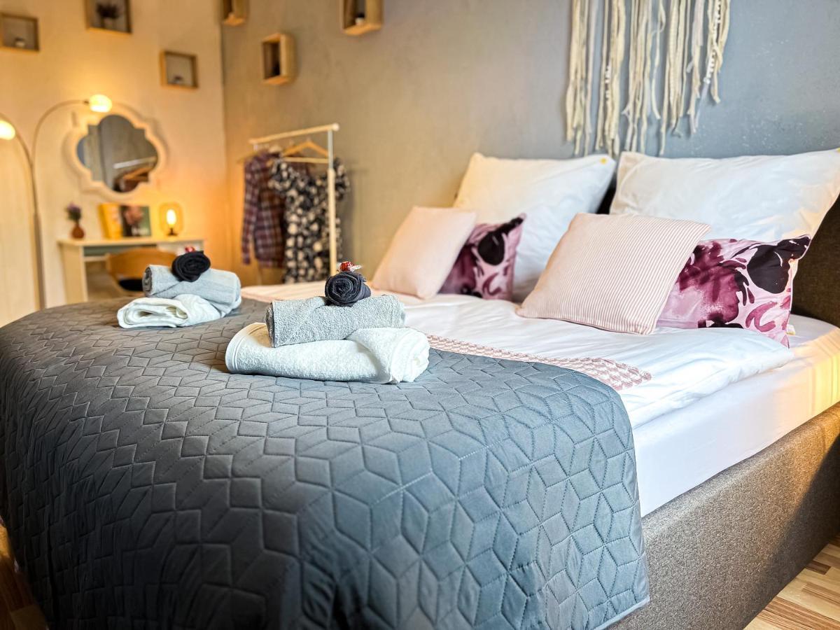 Elbling Apartment Mit Terrasse - Netflix - Parkplatz - Weinbergblick Meissen Luaran gambar